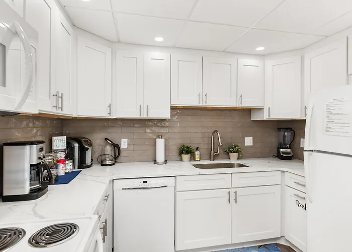 Country Calling Weekend Ocean Block Sleeps 6 *